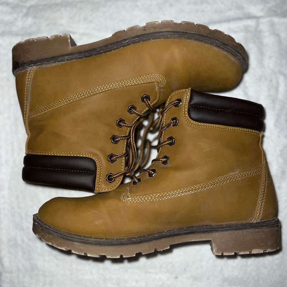 Women’s Boots Size 8